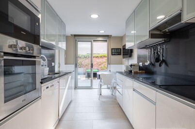 Casa de vacaciones 'Vidalet Solo Familias' con piscina privada, Wi-Fi y aire acondicionado