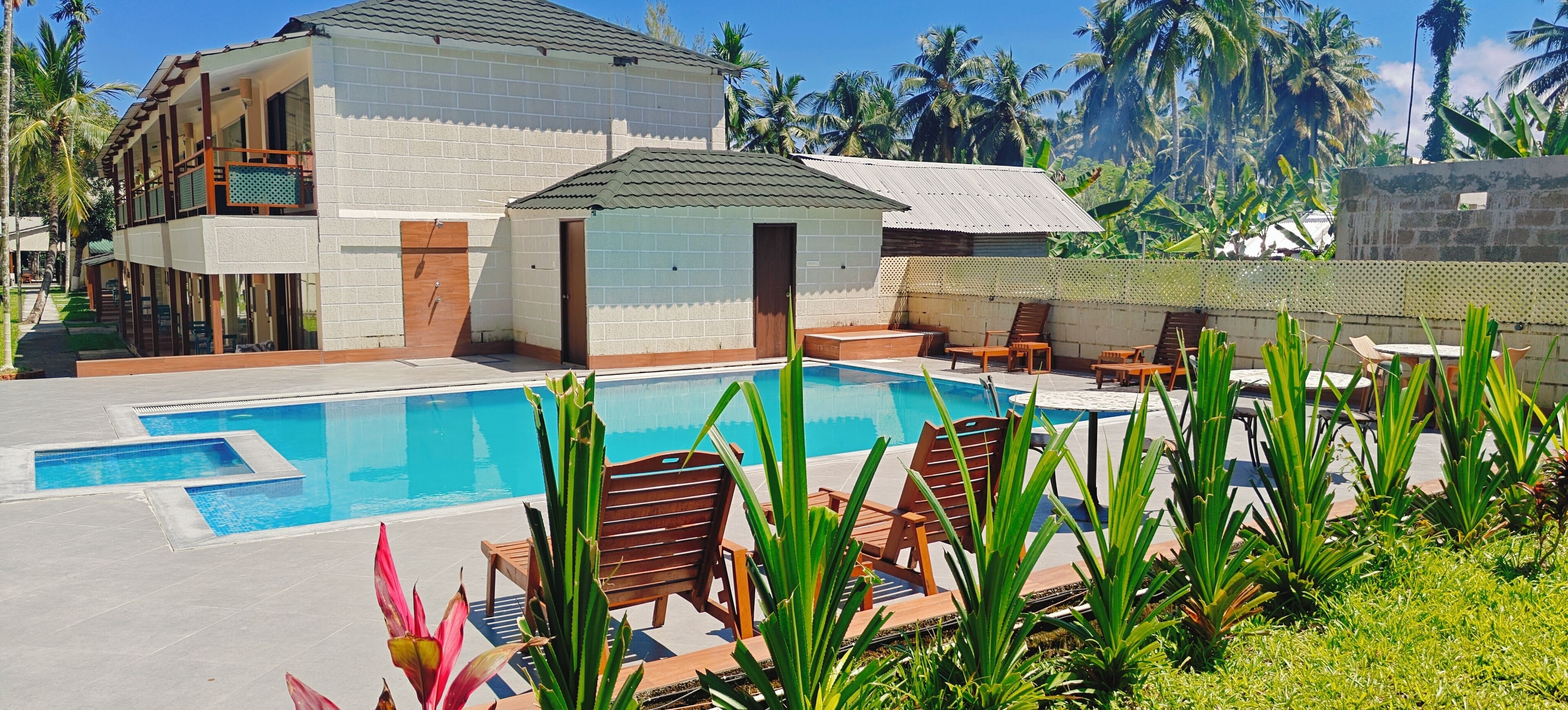 Kolam renang outdoor