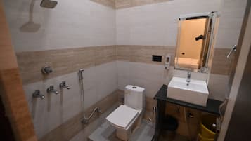 Deluxe Room | Bathroom