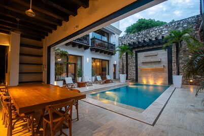 7 Bedroom Luxury House in Walled City