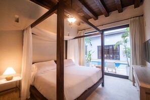 7 bedrooms, WiFi, bed sheets