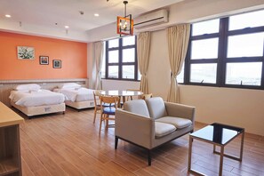 Free WiFi, bed sheets - Treewoods Residences (Cebu City)