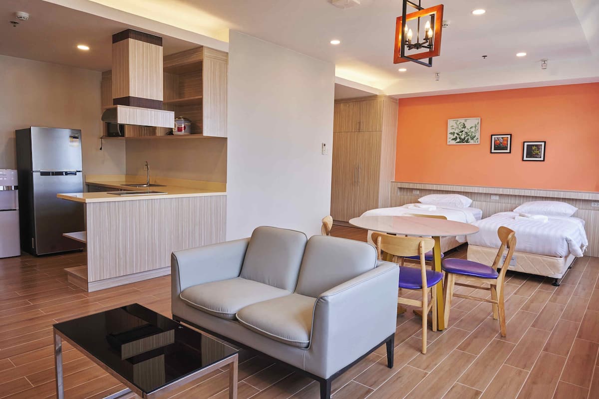 Monolocale Deluxe, 2 letti singoli | 1 camera, Wi-Fi gratuito, lenzuola