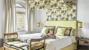 7 Schlafzimmer, BĂŒgeleisen/BĂŒgelbrett, Internetzugang, BettwĂ€sche