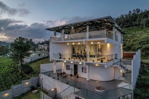 2 bedrooms, free WiFi, bed sheets - Ace Castle by Xplore Indo (Kotagiri)