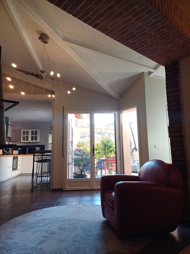 Hypercenter - master suite and large terrace