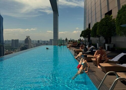 The Platinum KLCC by Moonlight