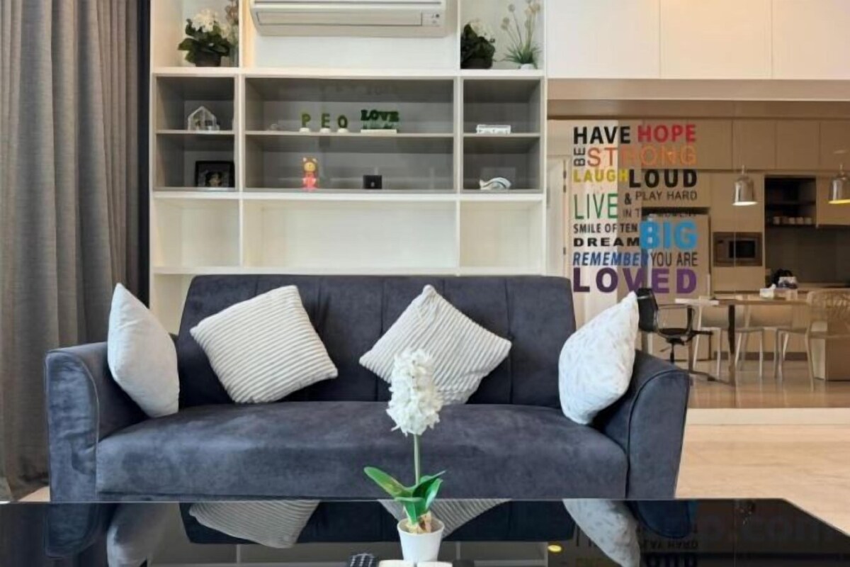Living area | 45-inch Smart TV with digital channels