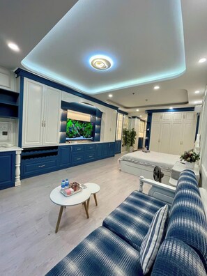 Basic Apartment, Balcony, City View