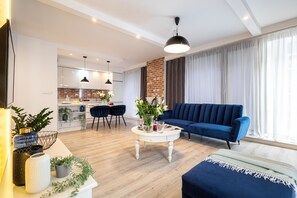 Departamento Deluxe | Decoración personalizada, muebles diferentes, escritorio y wifi gratis 