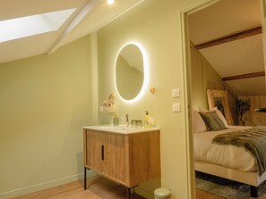 Shower, hair dryer, towels, soap - La Longere de Bourgogne (Demigny)