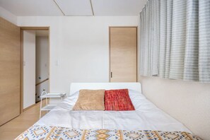 3 chambres, fer et planche à repasser, Wi-Fi gratuit, draps fournis