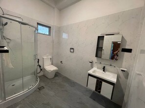 Handtücher, Seife, Toilettenpapier