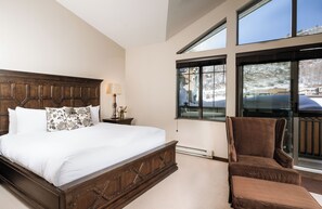 3 bedrooms, iron/ironing board, travel crib, free WiFi