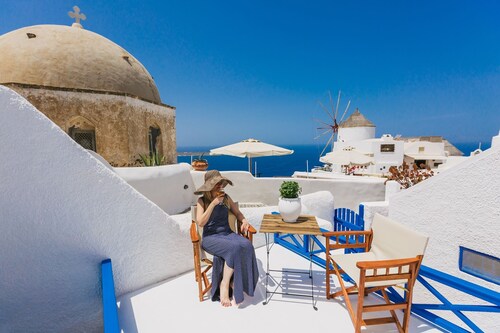 Santo Image House, House