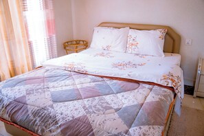 Iron/ironing board, free WiFi - Wins Homes (Kigali)