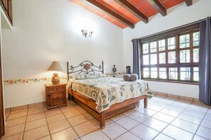 Family Cottage | 3 bedrooms, iron/ironing board, free WiFi - Family house in Oaxtepec Pool & Hot tub (Yautepec)