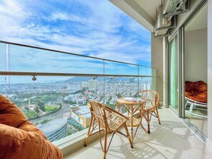 舒适公寓, 阳台, 城市景观 | 客房景观