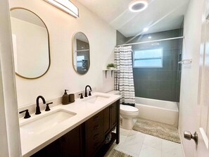 Rumah | 4 kamar tidur