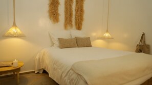 6 bedrooms, WiFi, bed sheets