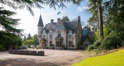 River View- Garden Apartment in Grounds of Mansion