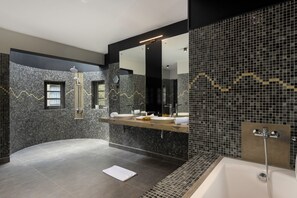 Presidential Suite, Private Pool, Garden View | Bathroom | Combined shower/tub, free toiletries, hair dryer, slippers - Ayugiri Ayurveda Wellness Resort  (Sigiriya)