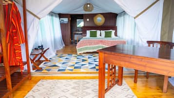 8 habitaciones, wifi y ropa de cama