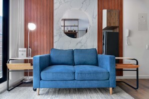 テレビ、書斎 / ワークスペース