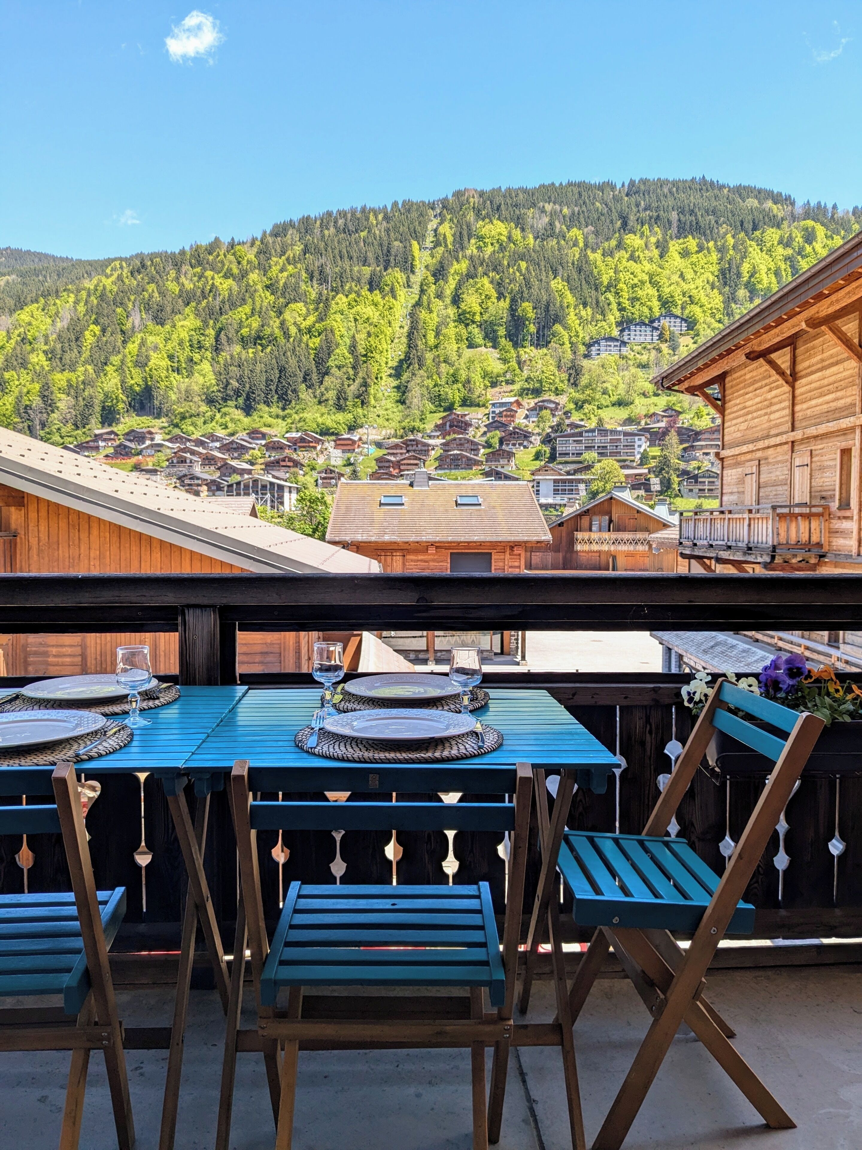 Balcony & views of Super Morzine lift