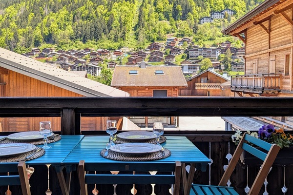 Balcony & views of Super Morzine lift