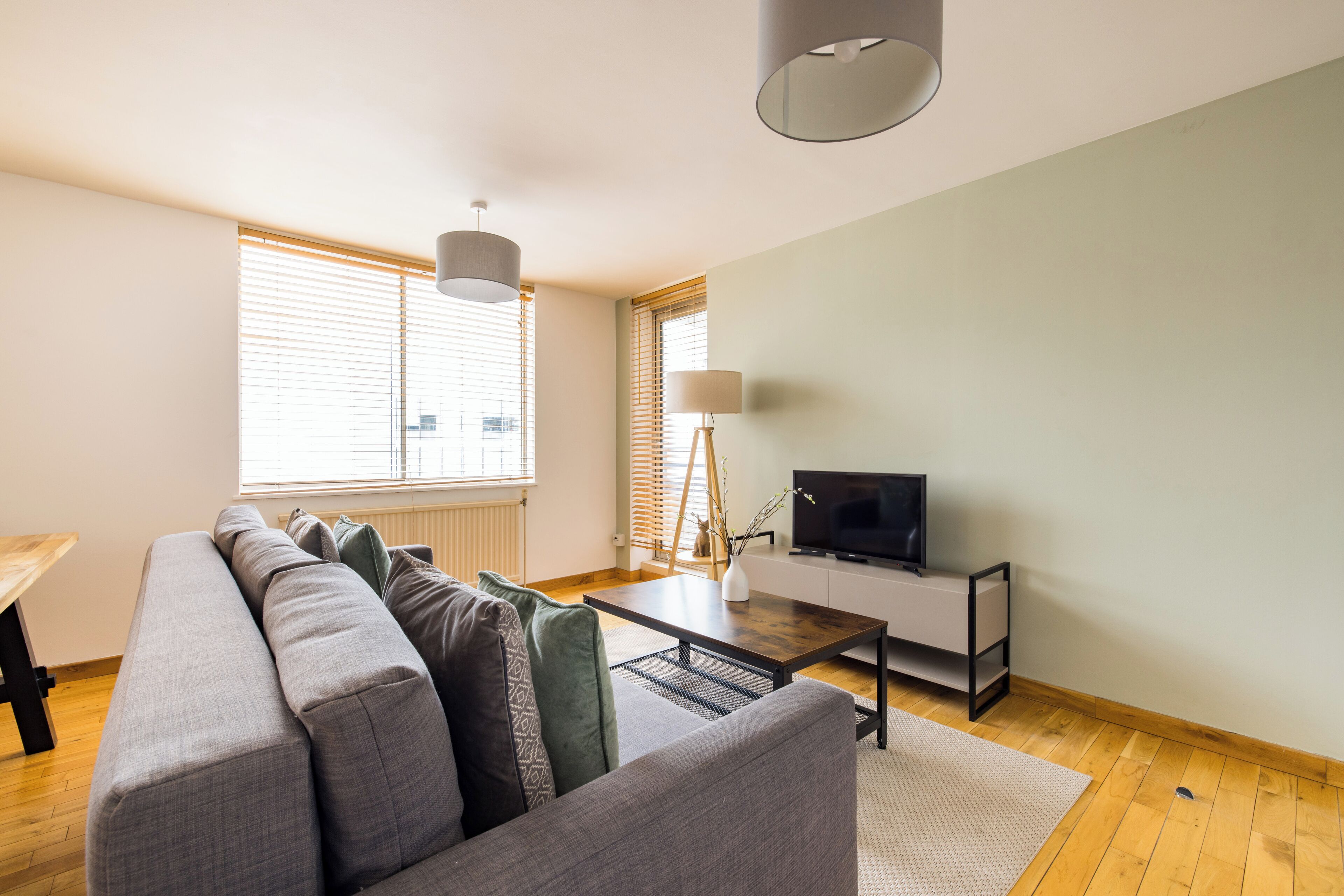 Apartamento | Área de estar | TV 37 polegadas com canais a cabo, Netflix, serviços de streaming