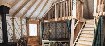 Spacious Yurt in the Woods