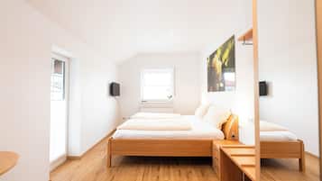1 kamar tidur dan didekorasi berbeda-beda