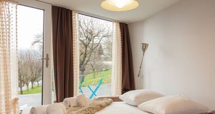 Agréable appartement avec piscine, WIFI, TV, terrasse, animaux admis, vue panoramique et parking