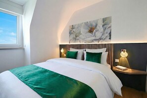 1 bedroom, in-room safe, desk, iron/ironing board