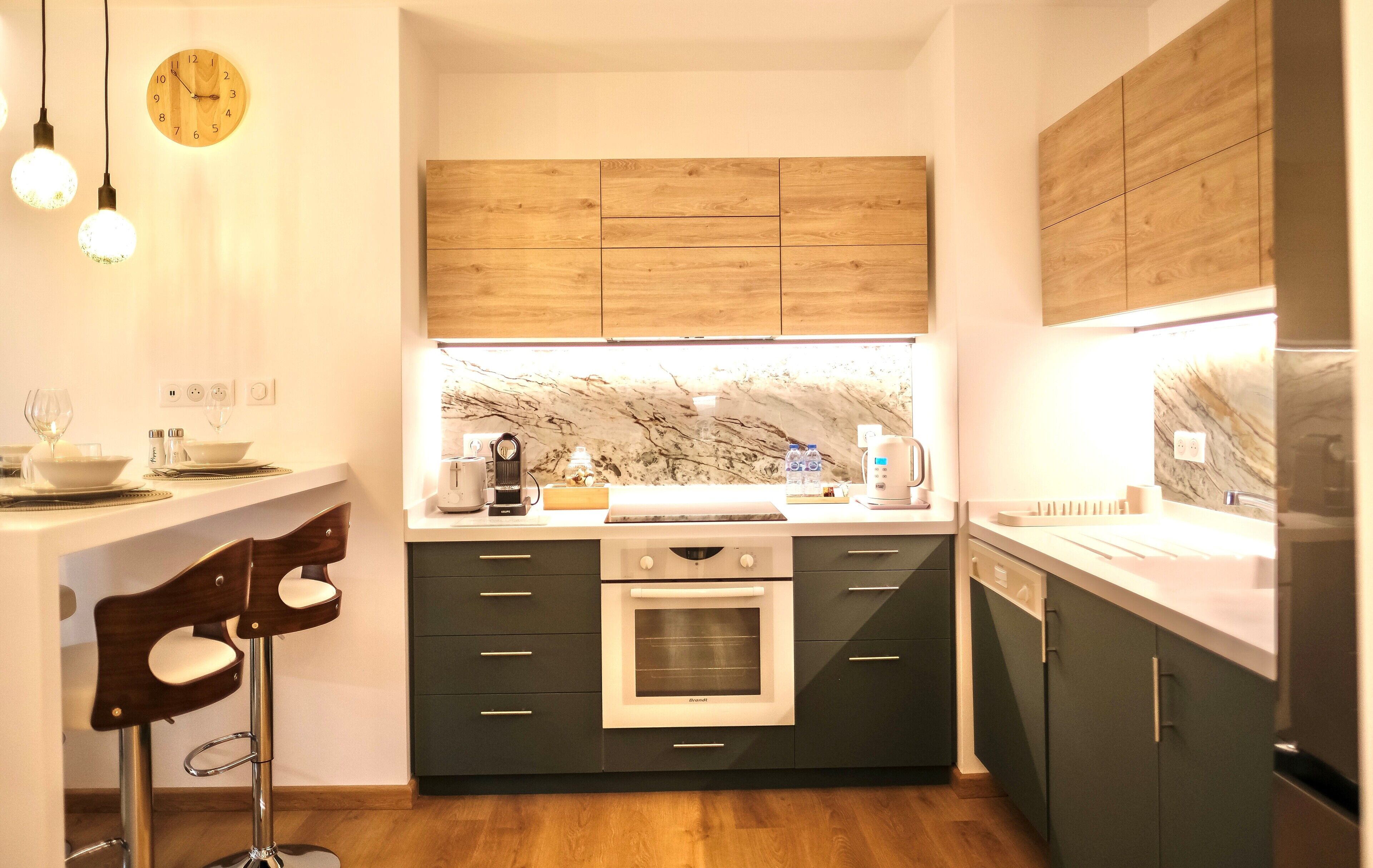 Kühlschrank, Ofen, Herdplatte, Geschirrspüler