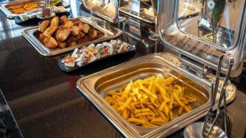 Free daily buffet breakfast