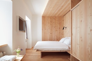 Basic Double Room, Mountain View | In-room safe, desk, iron/ironing board, free WiFi