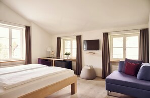 In-room safe, desk, iron/ironing board, free WiFi - Krone Säumerei am Inn (La Punt-Chamues-ch)