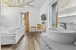 Unclassified image, 4 of 27, button