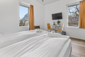 Unclassified image, 2 of 27, button