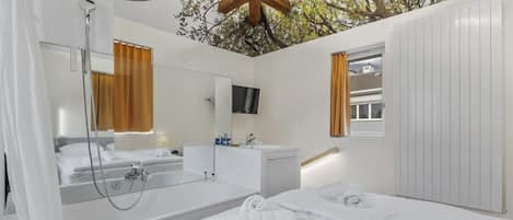 1 bedroom, free WiFi, bed sheets