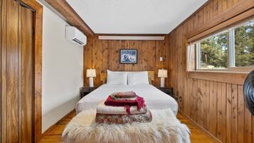 4 bedrooms, iron/ironing board, travel crib, free WiFi