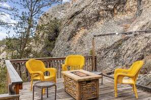 Property grounds - Lookout Lodge- Hillside Escape (Custer)