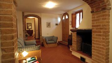 Apartment | Living area | TV