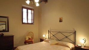 2 bedrooms, iron/ironing board, WiFi (free) - Comiti Farmhouse - David Apartment (Montaione)