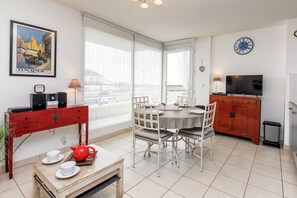 Dining - Sea view apartment Kerfissien (Cléder)