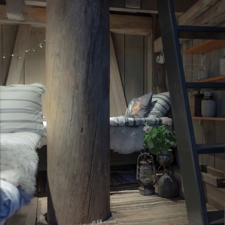 Windmill room, 3 persons. Mickels bondgårdsglamping