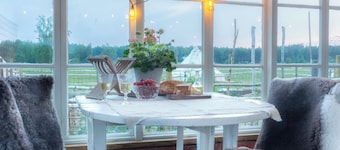 Mickels bondgÄrdsglamping