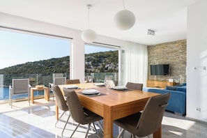 Dining - VILLA BY THE SEA (Ljubljeva)
